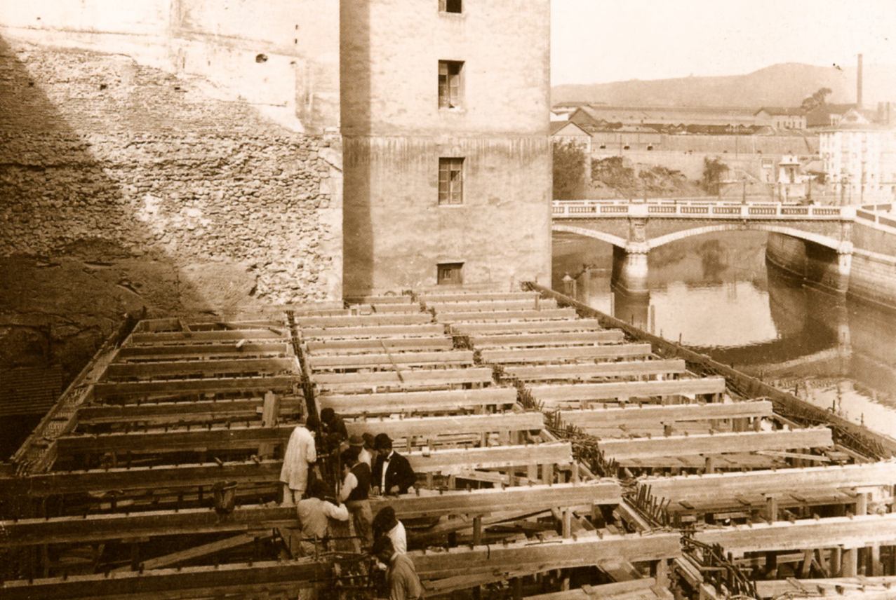 Fabrica de harinas La Ceres en construcción, 1900 / Archivo Hennebique, Instituto Francés de Arquitectura.