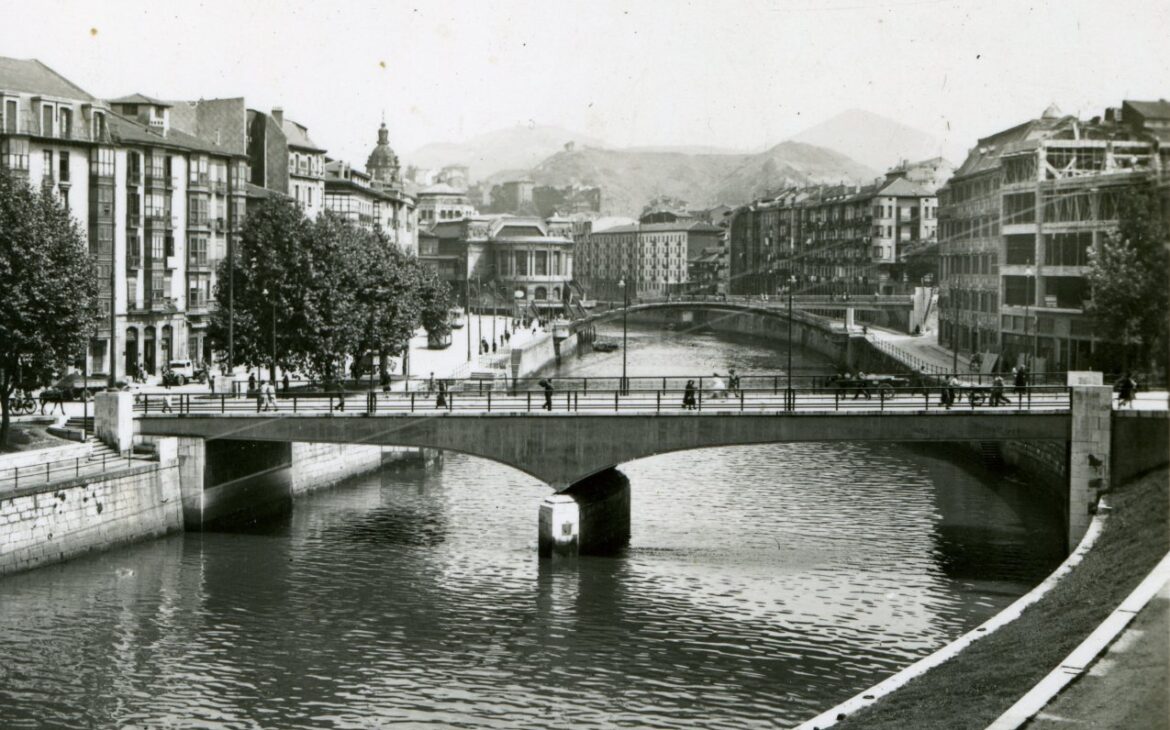 ¿Autenticidad u ornamento? Las farolas del puente de La Merced de Bilbao (I)