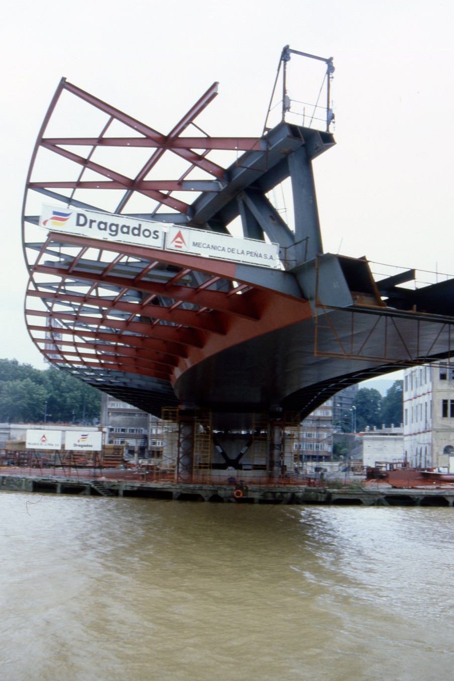 Puente de Euskalduna en Bilbao. Javier Manterola Armisén.