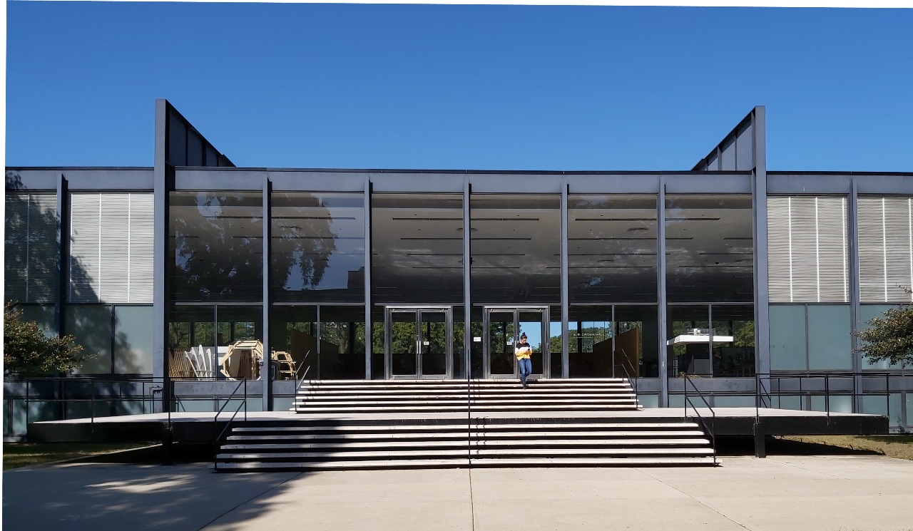 S. R. Crown Hall en el «Illinois Institute of Technology». / Foto: Joaquín Cárcamo Martínez. Octubre de 2019.