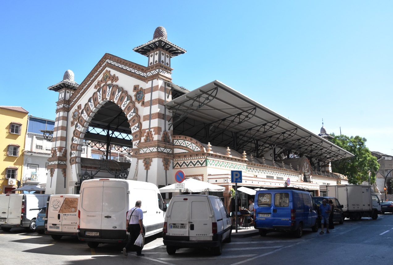 Mercado de Salamanca. Fachadas norte y este. / Foto Joaquín Cárcamo Martínez. Sept. 2025.