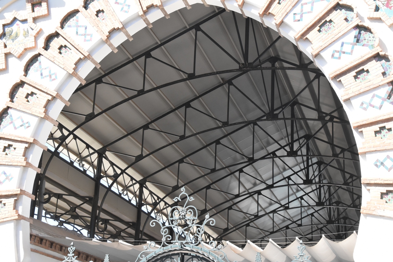 Mercado de Salamanca. Estructura de la cubierta. / Foto Joaquín Cárcamo Martínez. Sept. 2025.