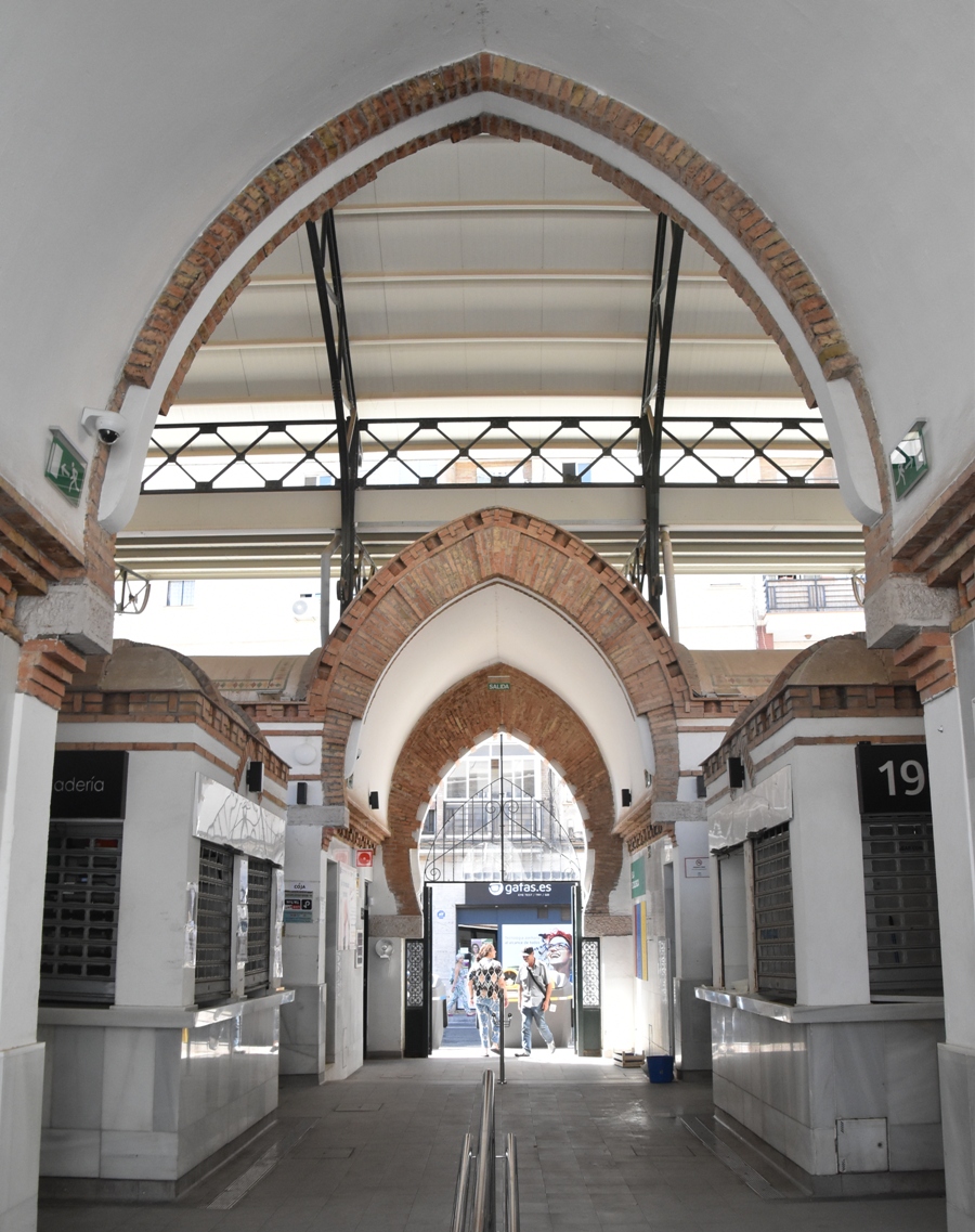 Mercado de Salamanca. Vista del interior y distribución de los puestos./ Foto: Joaquín Cárcamo Martínez. Sept. 2025.